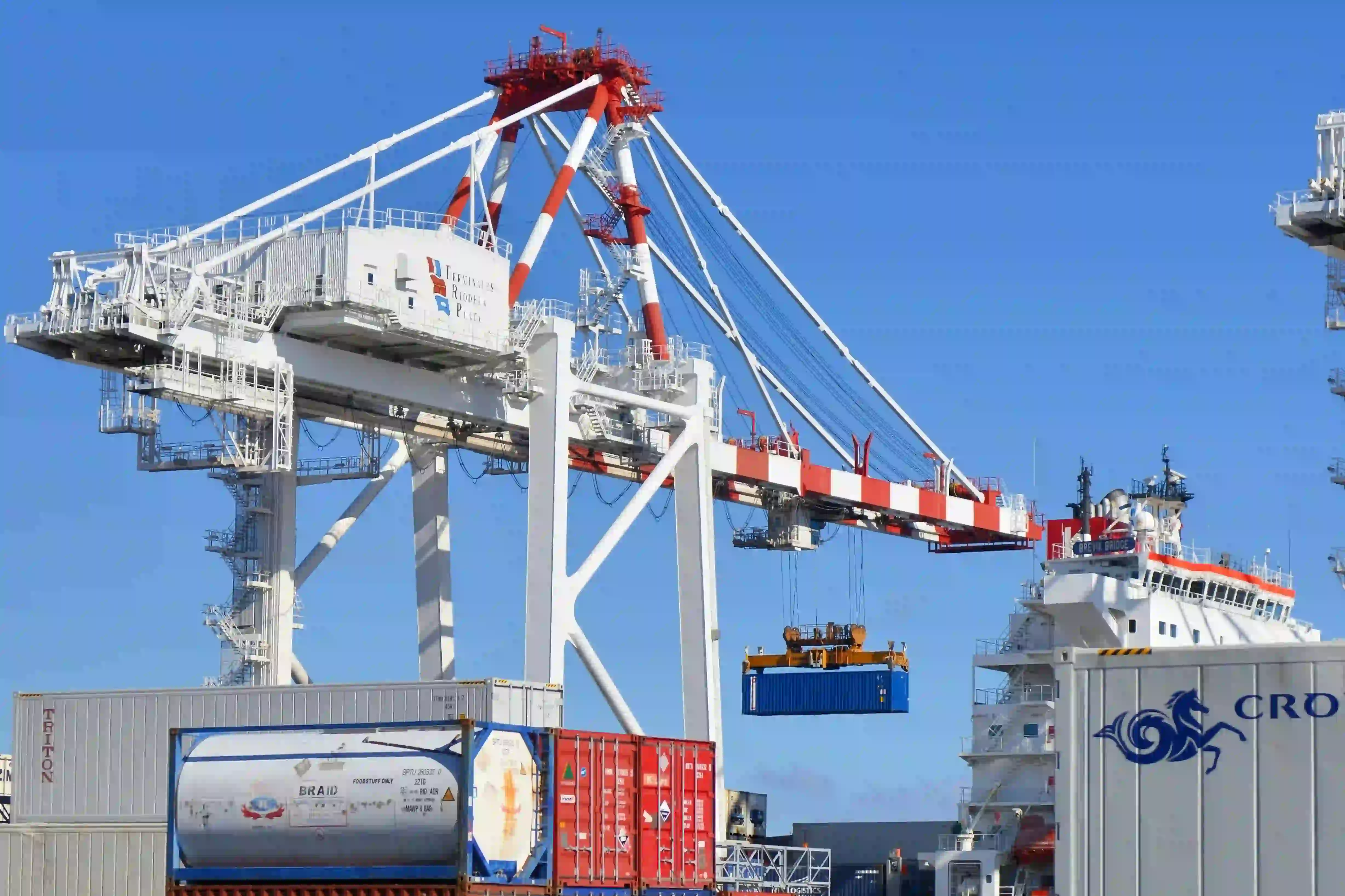 Import services in Dubai